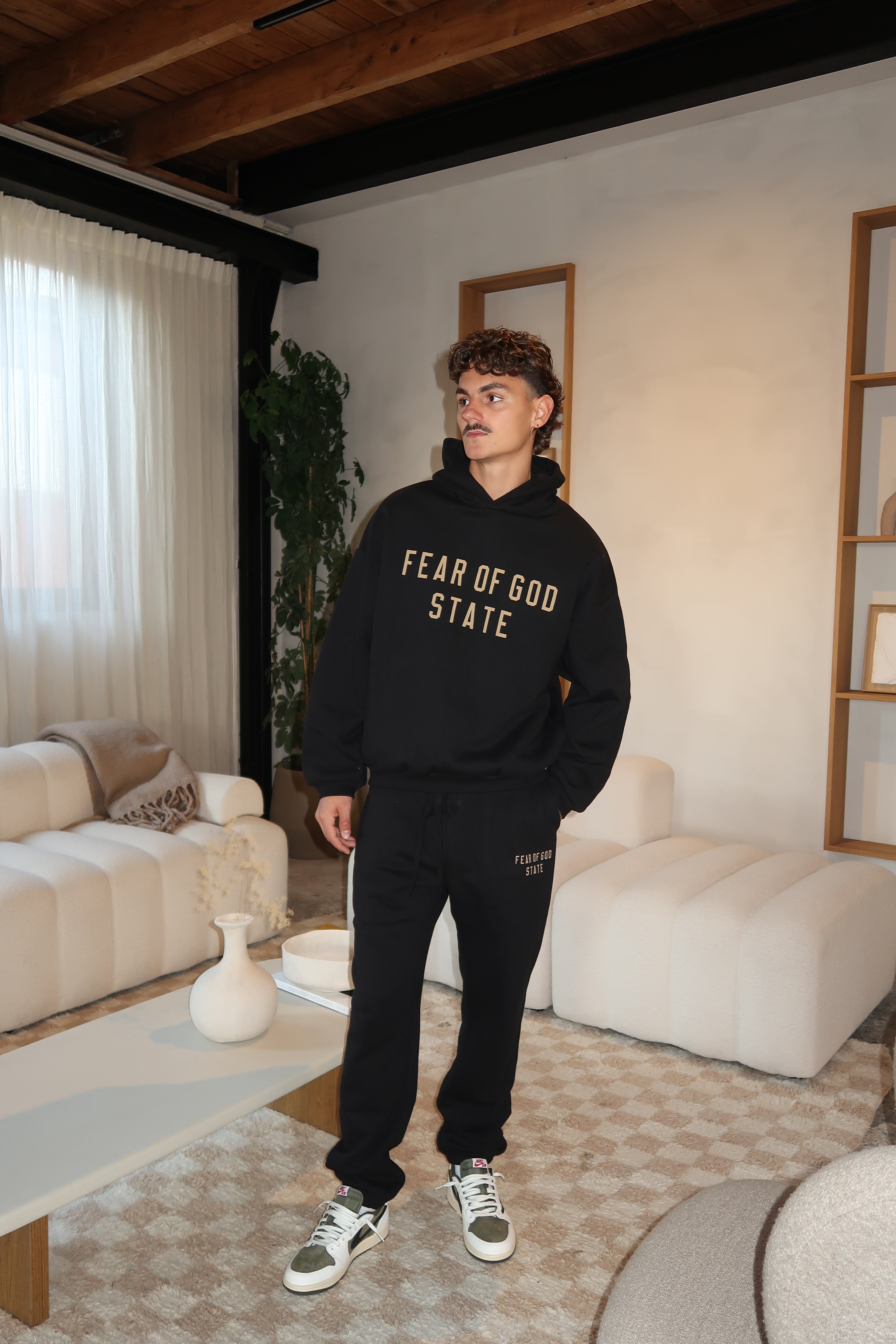 Fear of God Essentials FW24 Black Yellow State Lange Broek